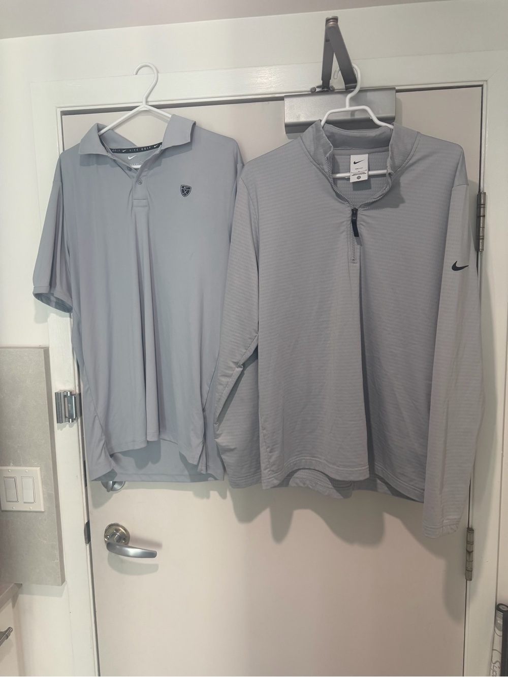 Nike Golf Men’s Light Gray Long-Sleeve Quarter-Zip Performance Top